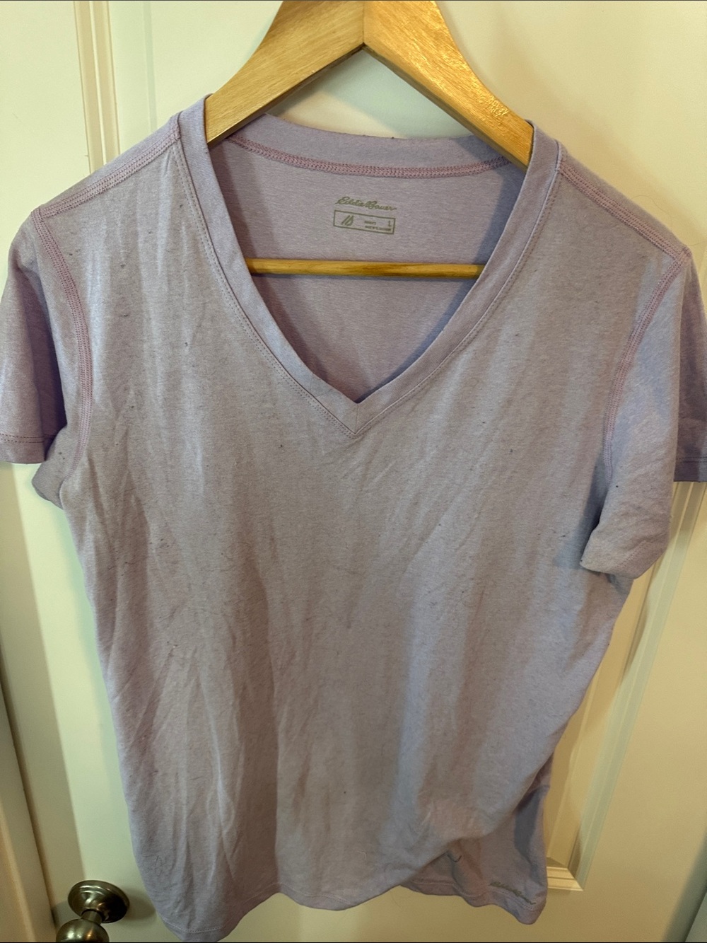 Women’s Eddie Bauer V-Neck Short Sleeve Shirt in Light Lavender